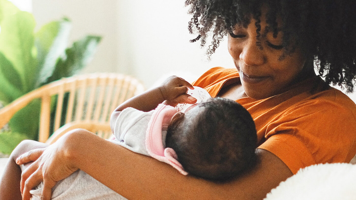 what-to-do-if-your-newborn-only-sleeps-when-held-breastfeeding